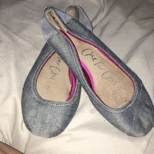 Toms ballet flats sz 7 grey print